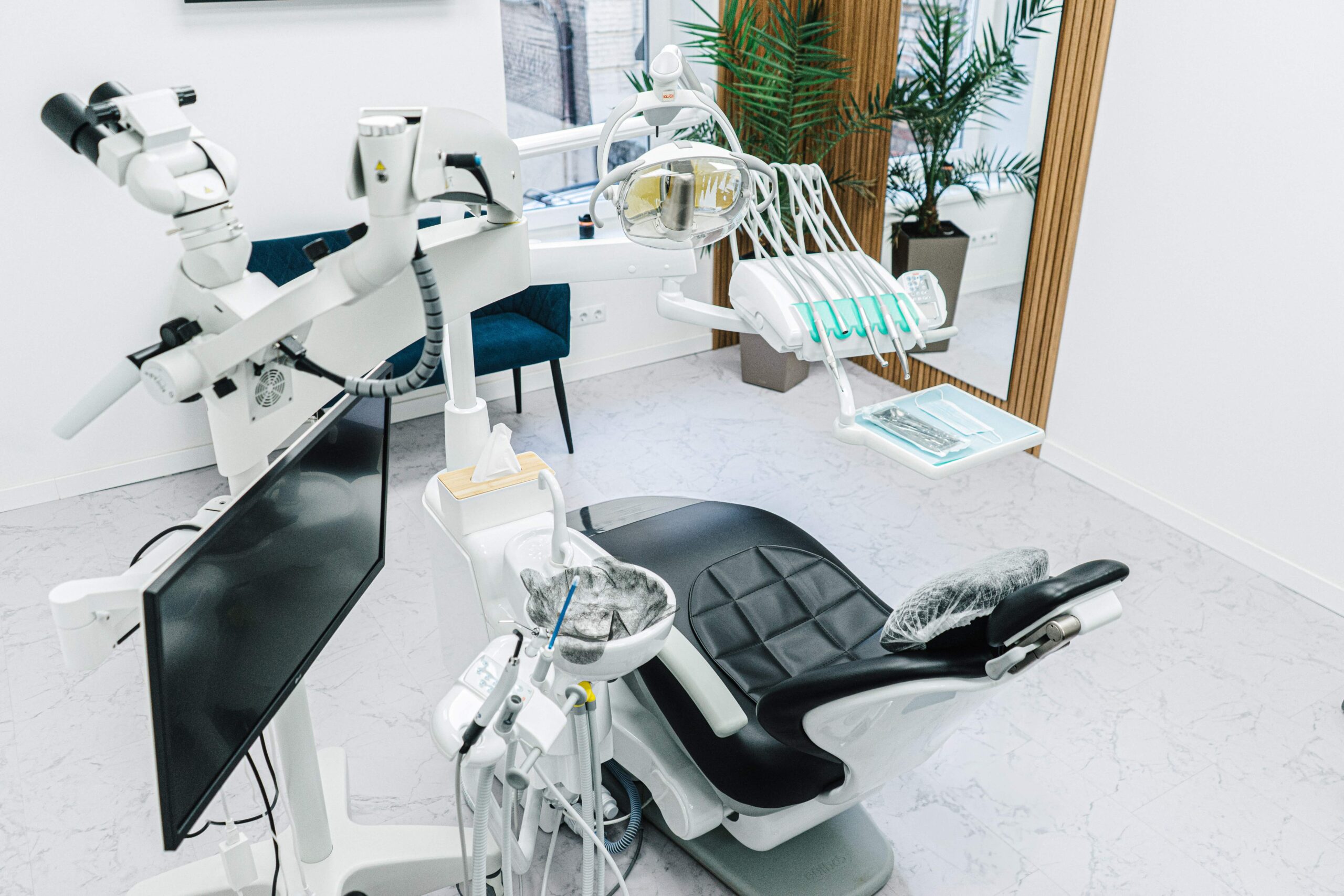  Реставраційна стоматологія